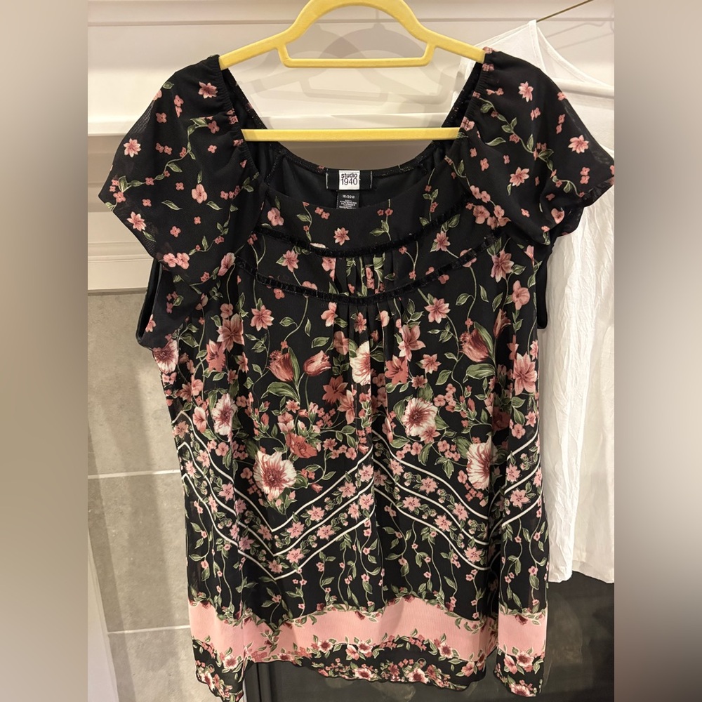 Studio 1940 Black and Pink Floral Blouse